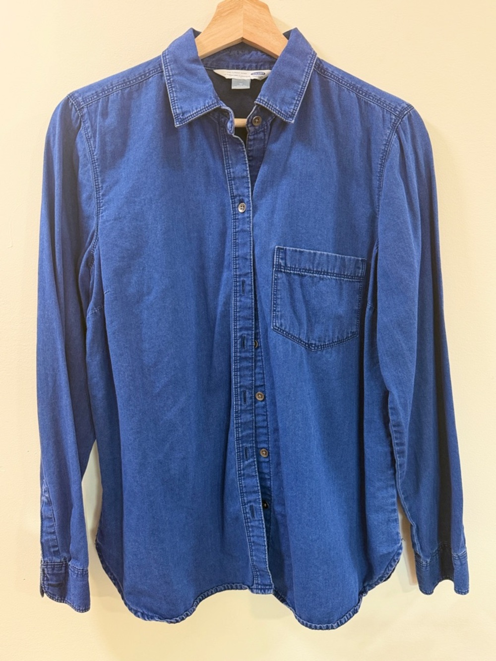 Old Navy Denim/Chambray 100% Cotton Button Down Shirt Blue Long Sleeve Size M